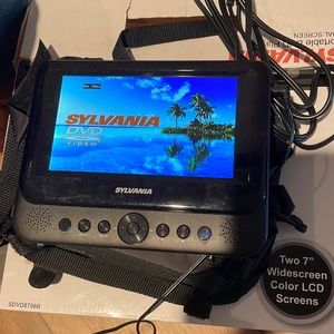 Sylvania portable DVD player with 2 screens